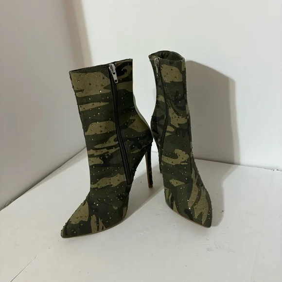 Steve Madden Shoes Steve Madden Camouflage Wagu Ankle Heel